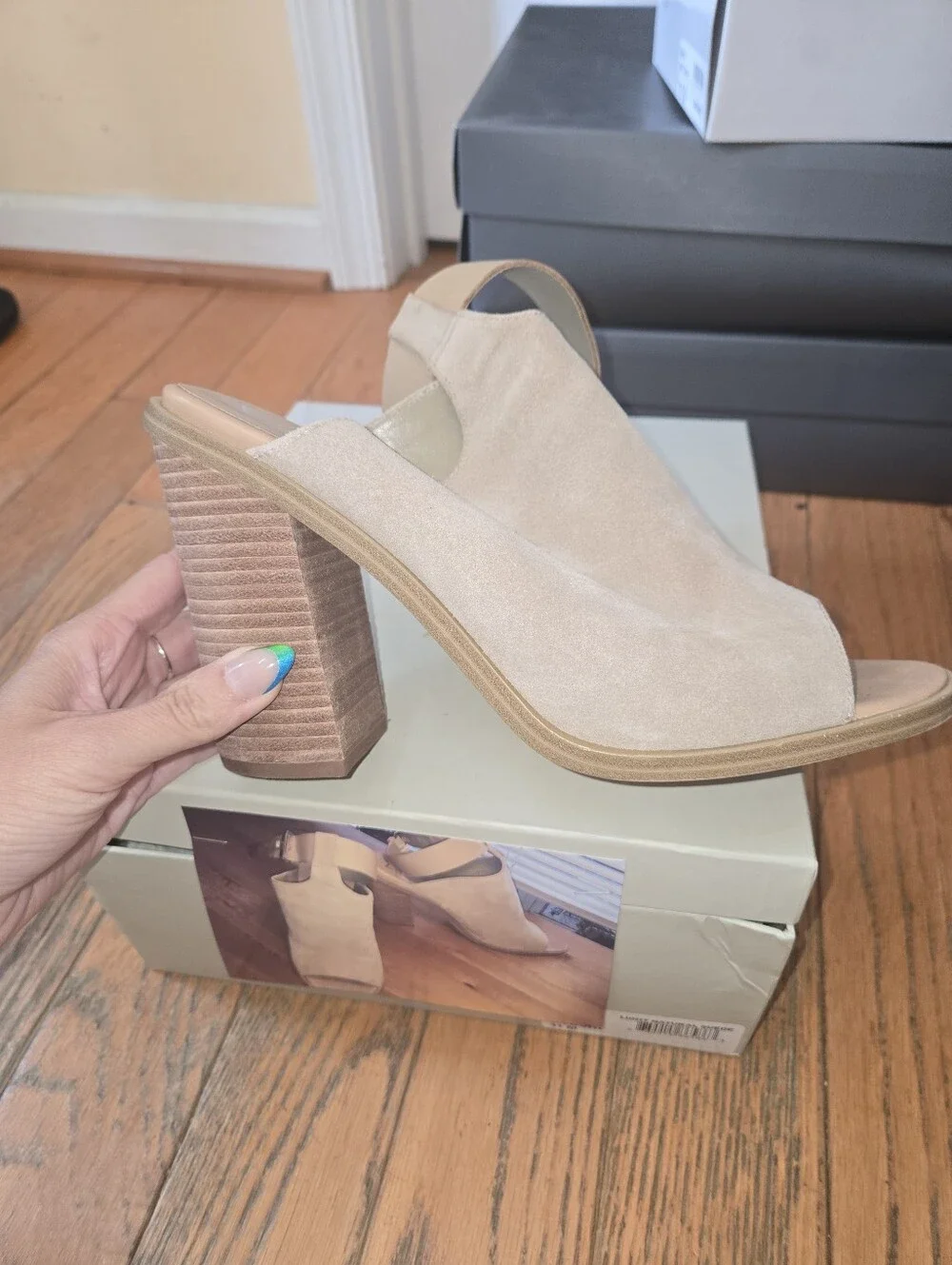 Women’s Suede Open-Toe Block Heel Sandal in Beige